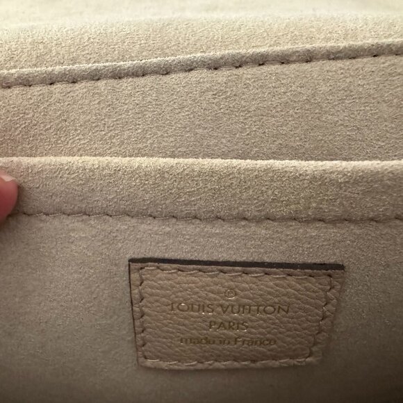 Louis Vuitton Lockme Tender in Greige - Picture 6 of 15